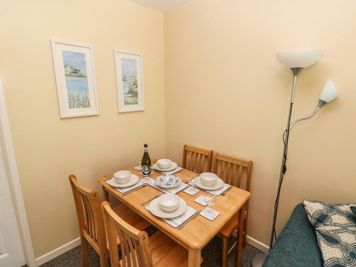 Number 6 Oxwich Leisure Park Villa Swansea Exterior photo